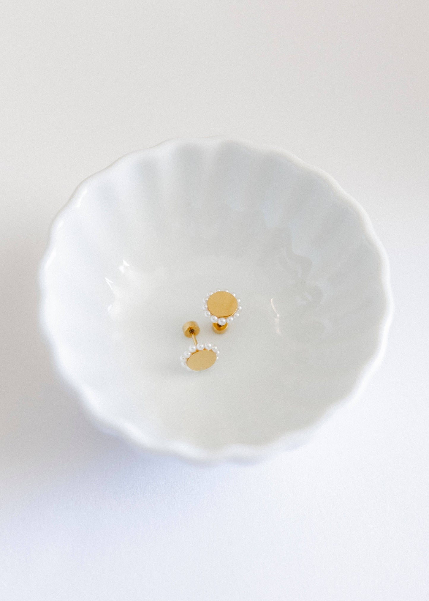 Screwback Stud Earrings - Alice Pearl