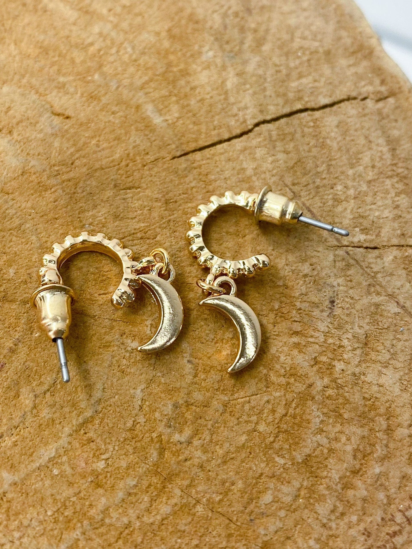 Earrings Tiny Moon Huggie