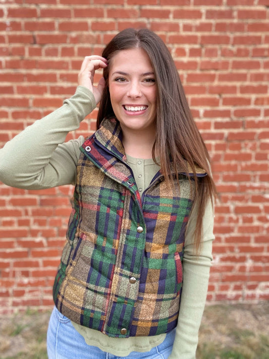 Outerwear Daevi Plaid Puff Vest- Green
