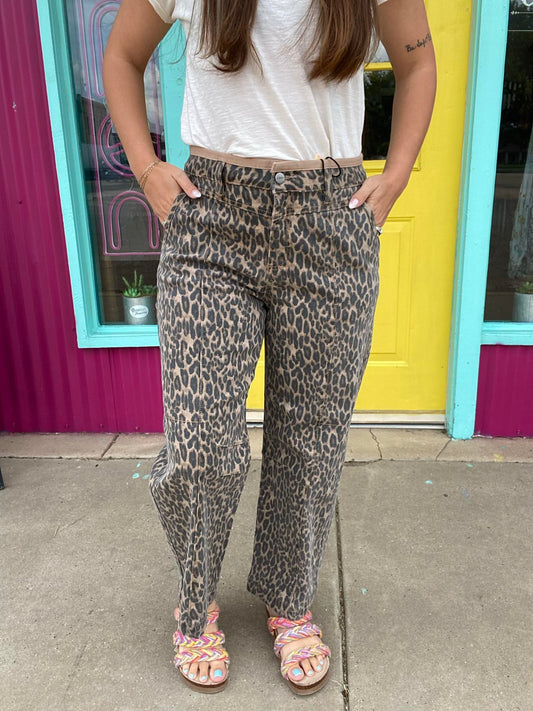 Bottoms Risen Mid Rise Leopard Denim Relaxed Jean